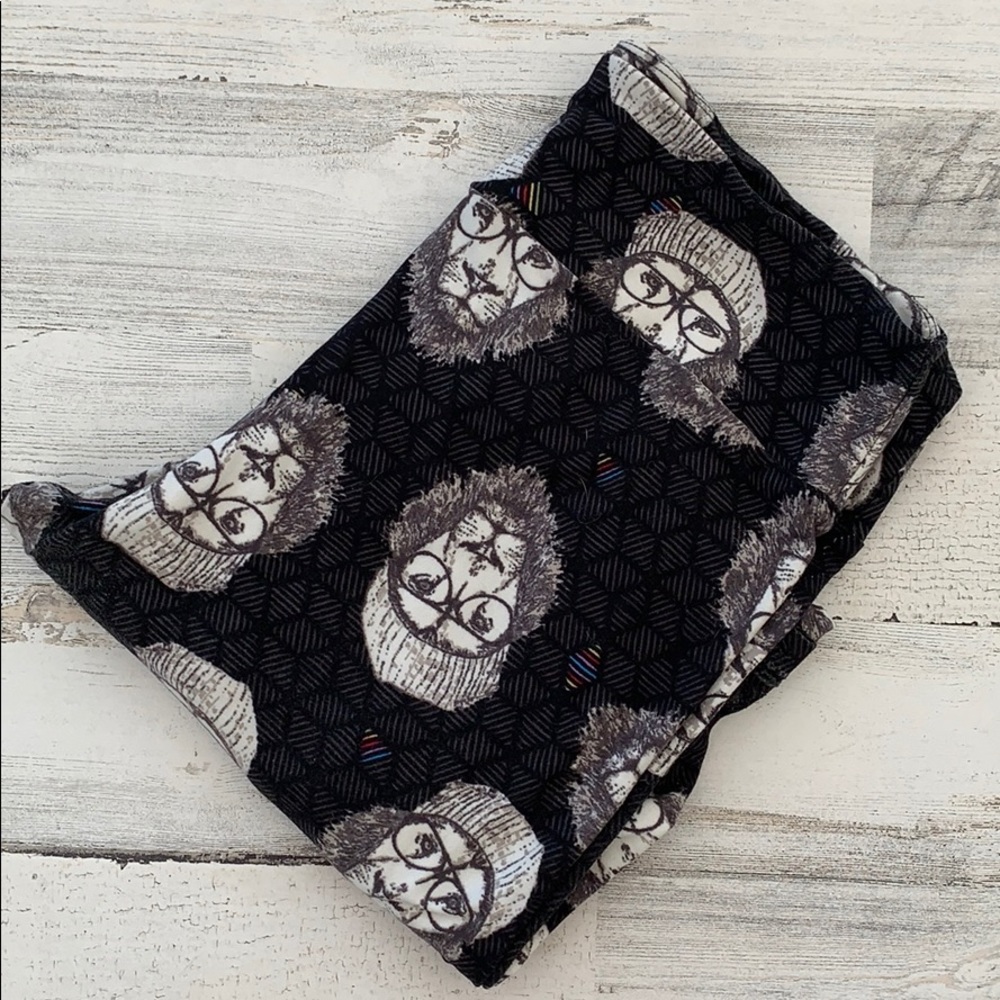 Lularoe Tall and Curvy hipster lion leggings